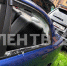 В Парголово сброшенная с балкона бутылка повредила припаркованный автомобиль - ЛенТВ24