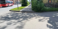 Маломобильные калужане оказались в ловушке из-за высоких бордюров - Калужский перекрёсток