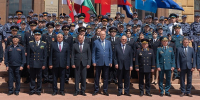 На площади у правительства Пензенской области молодые сотрудники Росгвардии приняли присягу - Росгвардия
