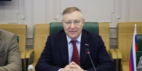 Сенатор РФ Александр Варфоломеев поздравил сотрудников и ветеранов Улан-Удэнской студии телевидения с 65-летием со дня её основания - ГТРК Бурятия