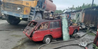 Четыре часа пожарные тушили горящие гаражи в Ковдоре - Мурманский вестник