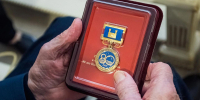 Губернатор Алексей Беспрозванных встретился со 100-летним ветераном – участником штурма Кёнигсберга - Министерство социальной политики