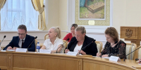 Сергей Ситников определил основные задачи новой региональной программы поддержки семей с детьми - Администрация области