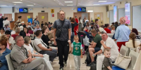 Застрявшие в аэропорту / Фото: читательница amic.ru - ИА Амител