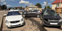 В Бугуруслане «Гранта» перевернулась и протаранила два автомобиля - Газета Оренбуржье
