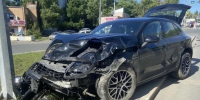 Geely не пропустил Porsche и влетел в опору на Ново-Садовой в Самаре - Самарская Газета