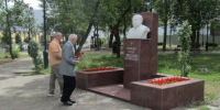 В Астрахани почтили память Героя РФ - Астрахань 24