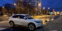 Неизвестный столкнулся с Honda Vezel и скрылся с места ДТП в Южно-Сахалинске - News.Astv.Ru