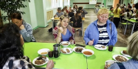В Находке родители проверили, как кормят детей в летних лагерях - Министерство образования