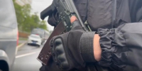 У метро «Купчино» полиция искала нелегалов и оружие: видео - Spbdnevnik.ru