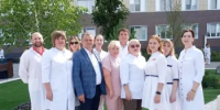 Сотрудники больницы имени Пирогова приняли участие в церемонии возложения цветов к мемориалу, посвящённому медицинским работникам Оренбуржья - ГКБ им. Н.И. Пирогова