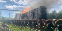 В Энгельсе пять расчетов тушили загоревшийся вагон на железнодорожной станции - Четвертая Власть