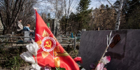 Жительницу Уфы, фотографировавшую для ЦИПСО могилы бойцов СВО, задержали в Екатеринбурге - Фото 1 - JustMedia