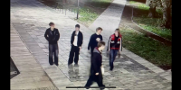 Полиция разыскивает пятерых молодых людей, подозреваемых в краже 45 600 рублей из сумки в парке Ветеранов - OnlineVologda.Ru
