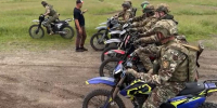 «Мотоцикл позволяет выиграть секунды в гонке со смертью»: как штурмовиков учат уходить от дронов - Петербургский дневник