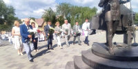 Делегация ОрГМУ приняла участие в церемонии возложения цветов к монументу «Медицинским работникам Оренбуржья» - ОрГМУ