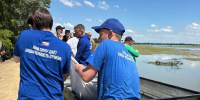 В Крымском районе молодогвардейцы помогли укрепить берег в поселке Троицком после прорыва дамбы - Югополис