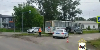 В Усолье-Сибирском внедорожник протаранил трамвай с пассажирами - Usolie.Info
