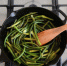 Чесночные стрелки не морожу, а жарю: вкусная горячая закуска, и просто с хлебом - любимый пряный гарнир к мясу - Progorod58.Ru
