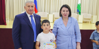Глава администрации Баксанского района и Уполномоченный по правам ребенка КБР посетили летний пришкольный лагерь в Кубе - Баксанский район