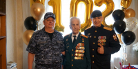 Росгвардейцы поздравили с 102-летием ветерана Великой Отечественной войны в Брянске - Росгвардия