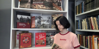 В библиотеке открылась выставка «Победа вопреки – книги о героизме и мужестве» - Администрация города Свердловска и Свердловского района