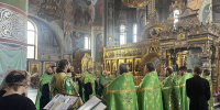 Духовенство Навлинского благочиния приняло участие в богослужении с чтением акафиста благоверному князю Олегу Брянскому перед его святыми мощами в Кафедральном Соборе г. Брянска - Навлинское благочиние