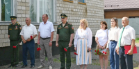 В Ягодной школе состоялось открытие мемориальной доски памяти Дениса Олейникова, героически погибшего в ходе специальной военной операции - Карасукский район