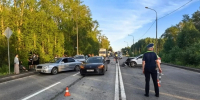 В Нижнем Тагиле два человека пострадали в массовом ДТП с шестью автомобилями - КП Екатеринбург