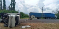 Двое человек пострадали в ДТП с двумя грузовиками в Воронежской области - Обозреватель.Врн