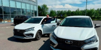 Отделение СФР по Республике Ингушетия вручило ключи от новых автомобилей двум жителям региона, ранее пострадавшим на производстве - Социальный фонд России