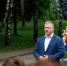 Директор Центра развития Евгений Андриенко и активисты проекта «Город героев» возложили цветы к памятнику партизанам Подмосковья, фото - Мой район