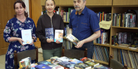 Книжный дар от сердца: фонд «БлагоДарите» пополнил фонд Луганской молодёжной библиотеки - Минкульт ЛНР