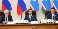 Айсен Николаев РАН президиумун уонна Саха сирин Бырабыыталыстыбатын кэҥэтиллибит холбоһуктаах мунньаҕар кытынна - Правительство Республики Саха (Якутия)
