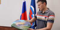 Военные РФ и воспитанники Щигровской ДШИ подарили Сергею Муравьеву символический сувенир - Единая Россия