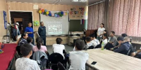 Специалисты ГО, ЧС и ЕДДС мэрии Кызыла в ТувГУ провели встречу с молодёжью по правилам безопасности в летний период - Администрация г. Кызыл