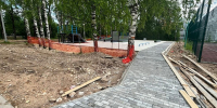 В Плесецке продолжается благоустройство пространства в районе школы №1 - Единая Россия