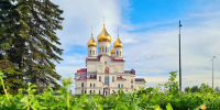 Митрополит Корнилий 21 июня совершил Божественную литургию в Михаило-Архангельском кафедральном соборе - Архангельская епархия