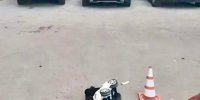 Двухлетний ребёнок оказался под колёсами кроссовера Nissan Juke во дворе дома в Новосибирске - Baikal24.Ru