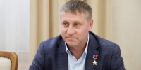 Александр Шуваев обсудил развитие белгородского спорта с легендарным спортсменом Фёдором Емельяненко - Сетевое издание Валуйская Звезда