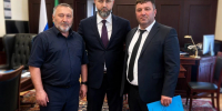 Магомед Рамазанов встретился с отцом Героя России Исы Абдулхалимова - РИА Дагестан