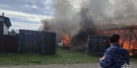 В Красноярском крае росгвардейцы спасли из огня жильцов частного сектора - УВО ВНГ России по Красноярскому краю