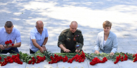 Память павших в День памяти и скорби почтили в Биробиджане - РИА Биробиджан