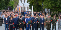 Начальник УМВД России по Тамбовской области вместе с сотрудниками полиции присоединились к акции «Свеча памяти» - УМВД Тамбовской области