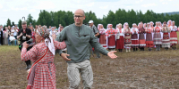 Глава Удмуртии поздравил аграриев с окончанием посевной на Гербере - Министерство национальной политики