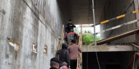 По 800 тысяч за каждого. На рейде в Петербурге иностранцы сливались со стеной и хватались за арматуру - 47 новостей