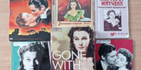 5 книг и один CD диск на столе - Научная библиотека