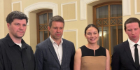 Режиссер Роман Кочержевский и артисты Сергей Перегудов, Лаура Пицхелаури и Дмитрий Лысенков - Сетевое издание Толк