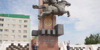 В Якутске в День памяти и скорби возложили цветы к монументу «Воинам-победителям» - Администрация г. Якутск