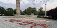 Минута молчания, шёпот ветра и красные гвоздики в руках - Городской Совет депутатов